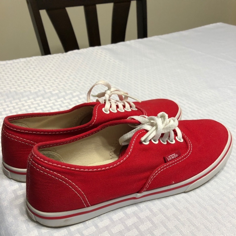 VANS - red - women’s size 6